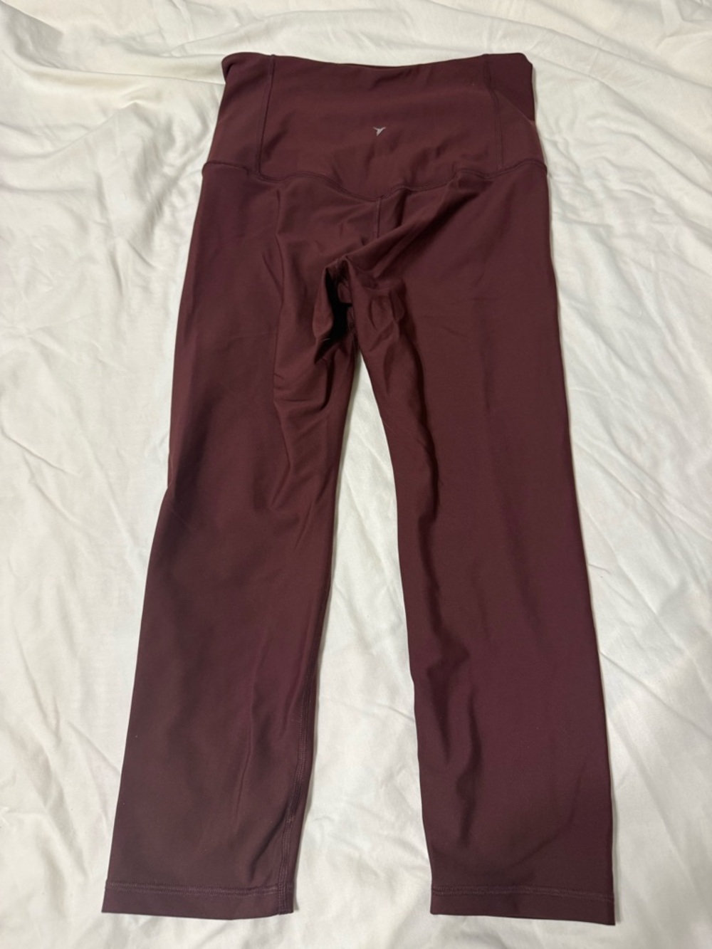 Old Navy Active Powersoft Leggings in Wine - Picture 2 of 4